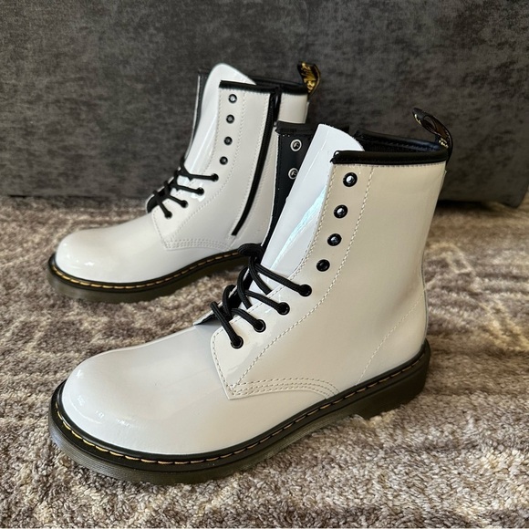 NWOT Dr Martens 1460 Y Zip Up Patent Leather Boots - Picture 1 of 6